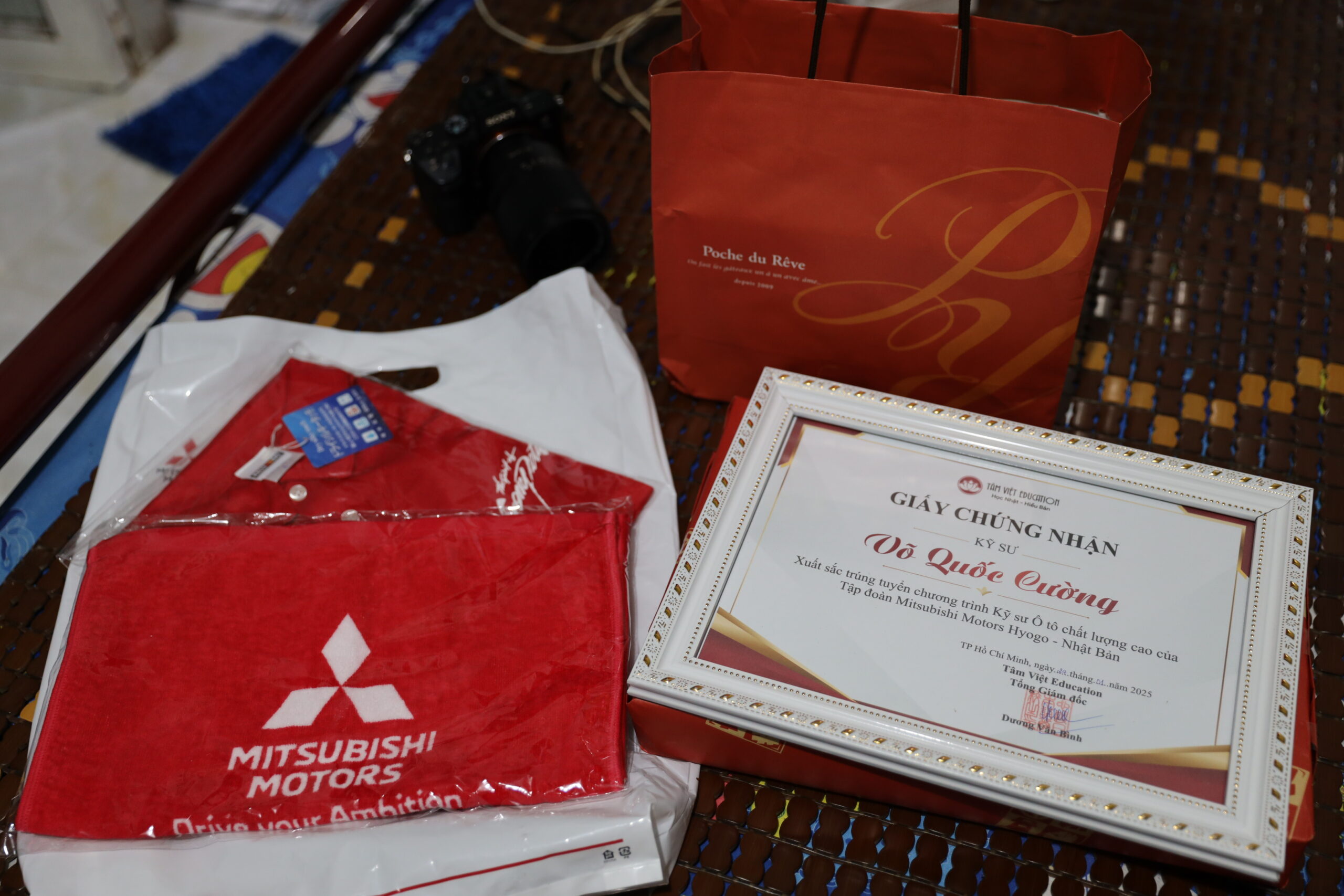 Kỳ 4: Thế hệ kỹ sư Việt đầu tiên ở Nhật 2 áo phông mitsubishi