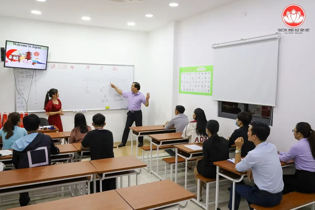 Tâm Việt – 15 Năm Kiến Tạo Giá Trị Việt, Vươn Tầm Thế Giới 4 Thầy Takahashi