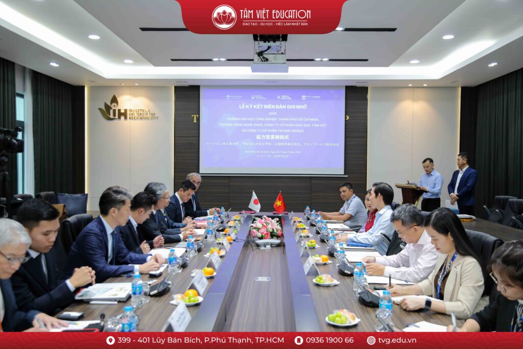 ky ket hop tac mou tam viet education mou iuh chuo techno world 3